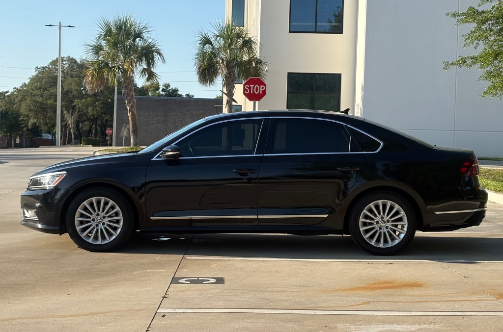 2017 Volkswagen Passat - $9,395