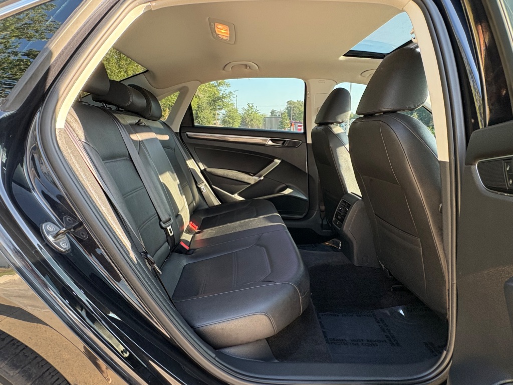 2017 Volkswagen Passat - $9,395