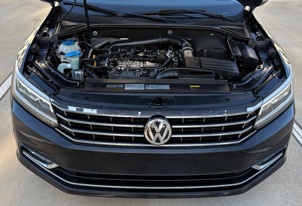 2017 Volkswagen Passat - $9,395