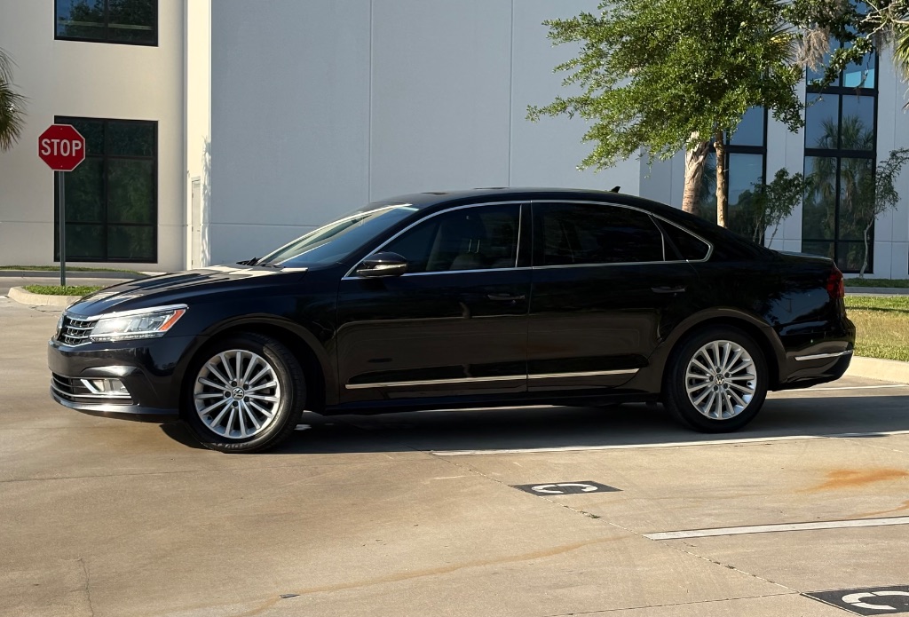 2017 Volkswagen Passat - $9,395