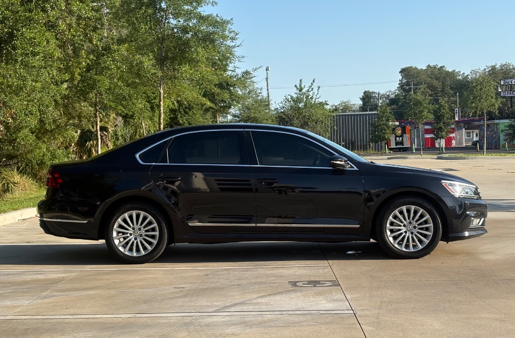 2017 Volkswagen Passat - $9,395