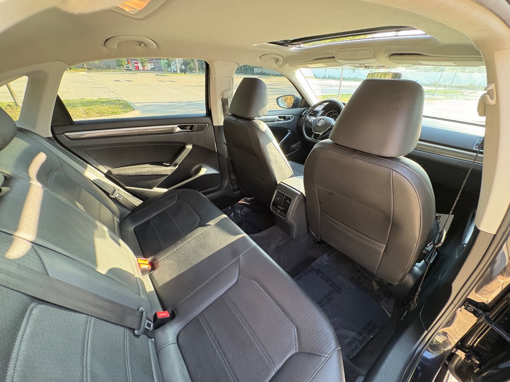2017 Volkswagen Passat - $9,395