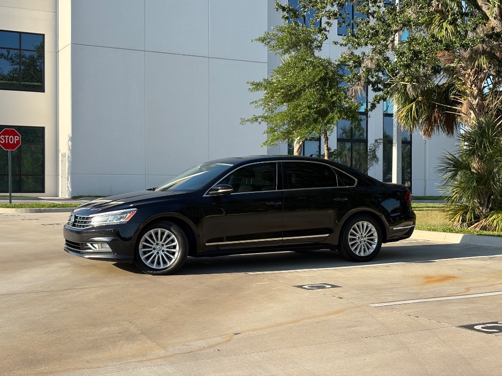 2017 Volkswagen Passat - $9,395