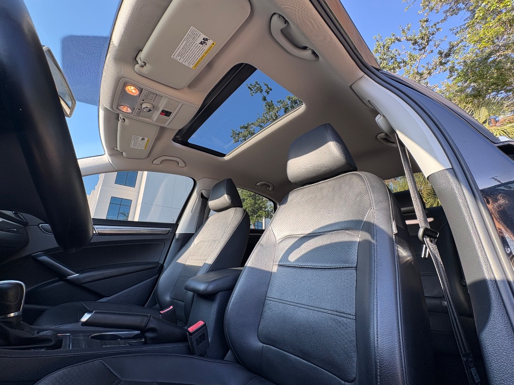 2017 Volkswagen Passat - $9,395