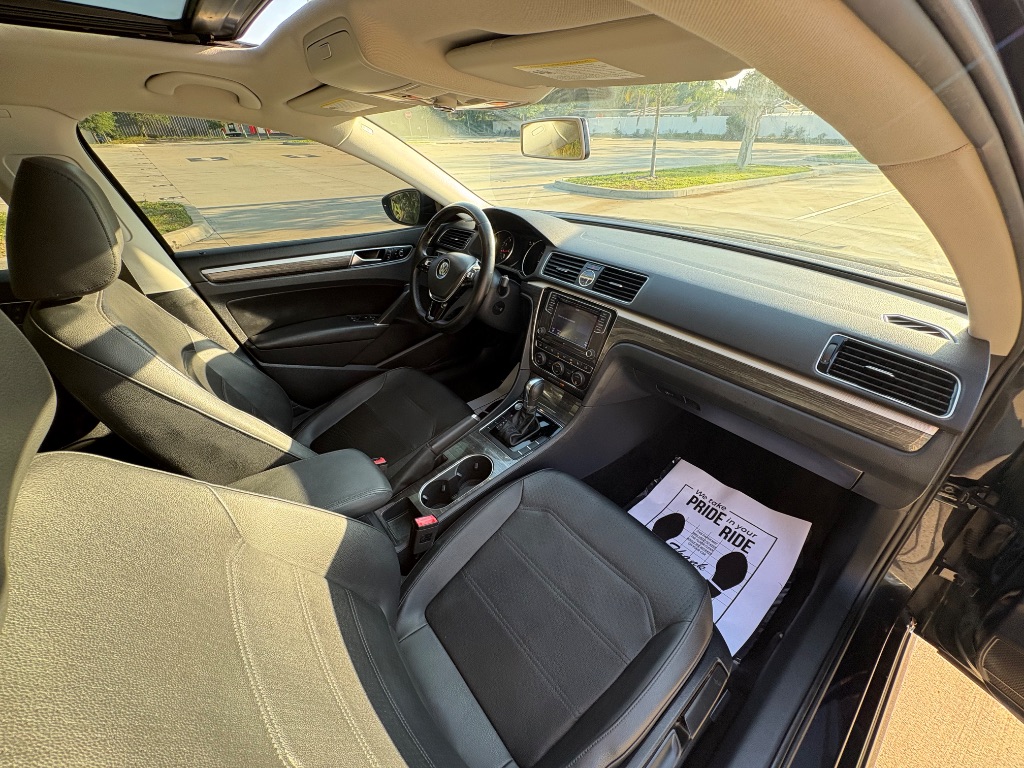 2017 Volkswagen Passat - $9,395
