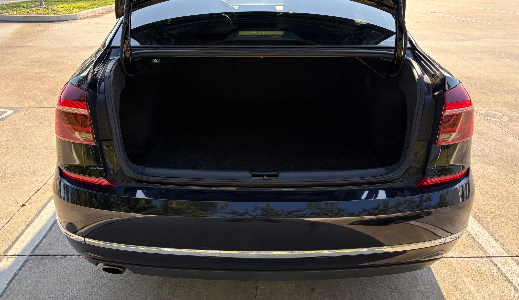 2017 Volkswagen Passat - $9,395
