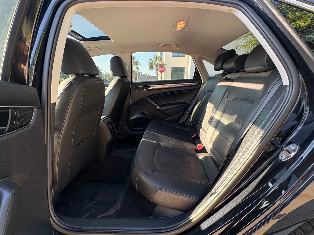 2017 Volkswagen Passat - $9,395