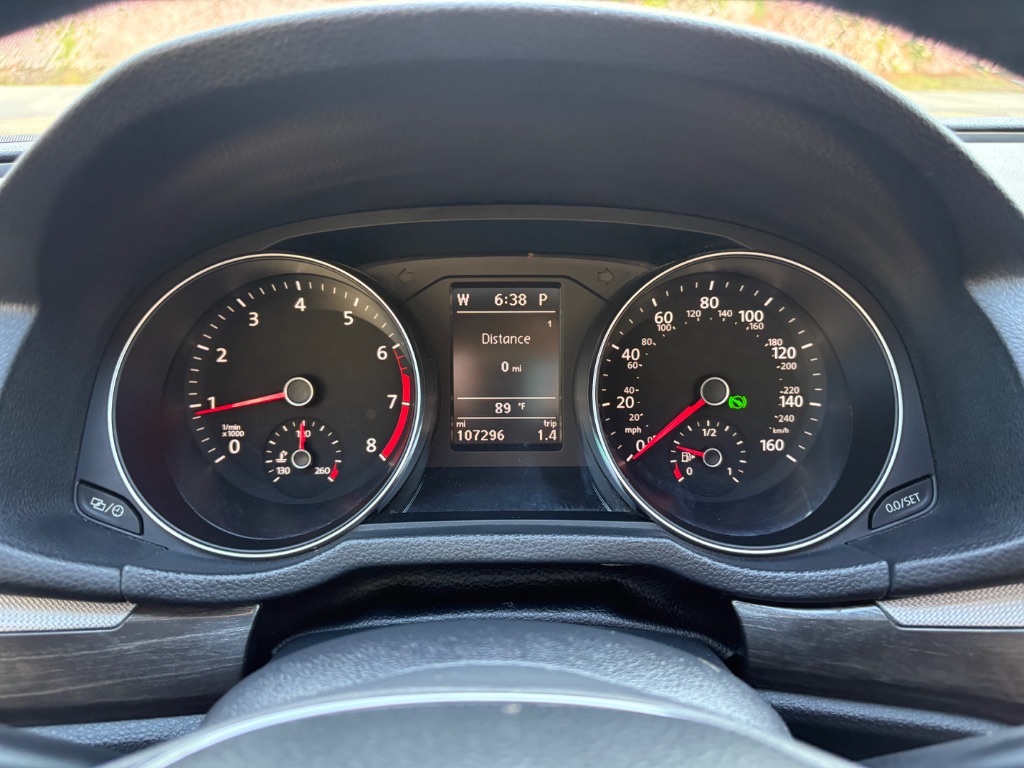 2017 Volkswagen Passat - $9,395