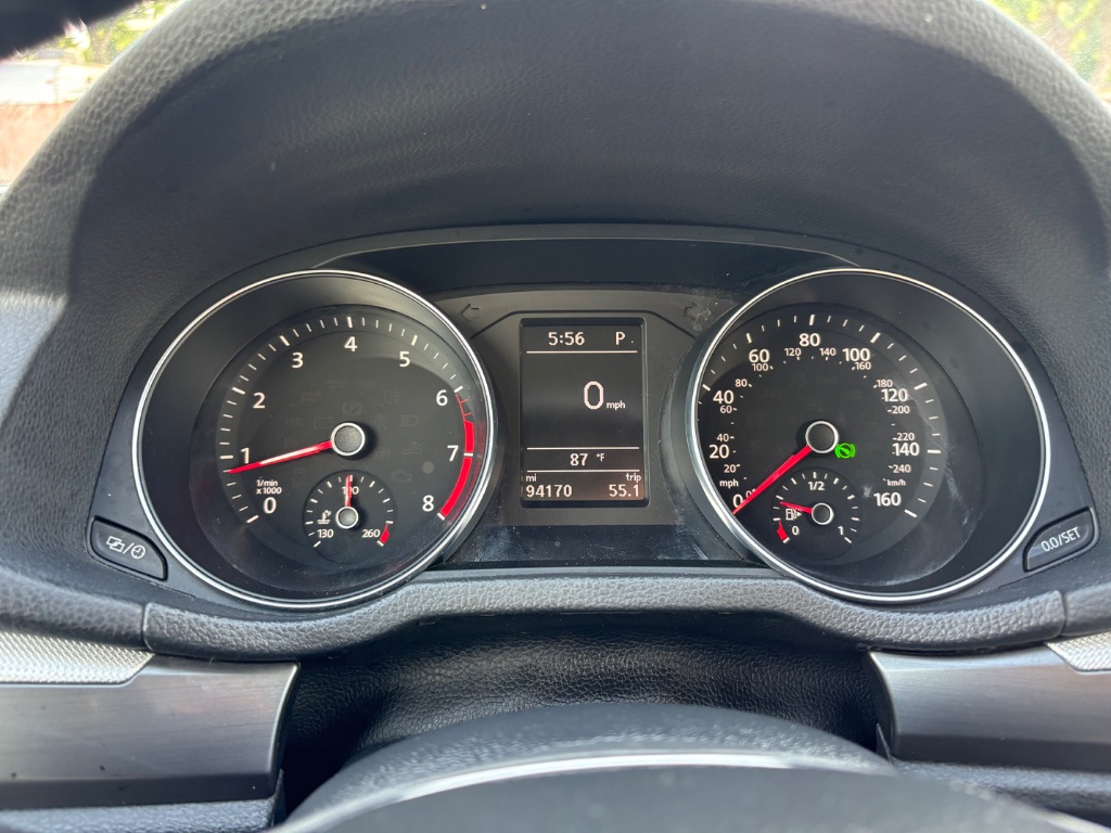 2017 Volkswagen Passat - $10,795