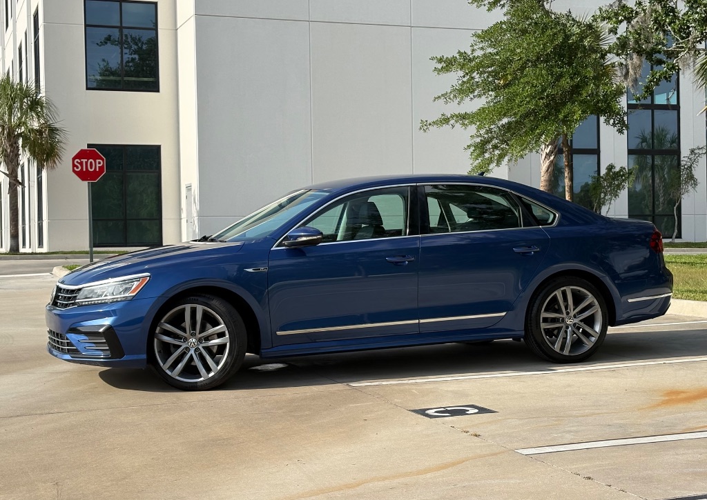 2017 Volkswagen Passat - $10,795