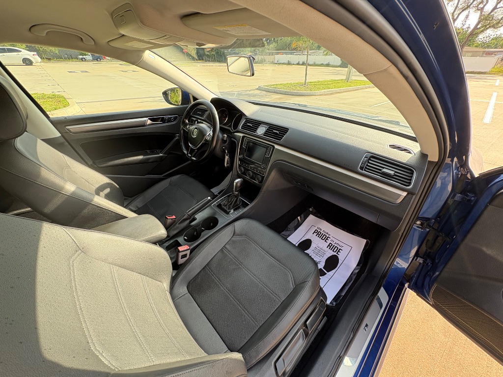 2017 Volkswagen Passat - $10,795