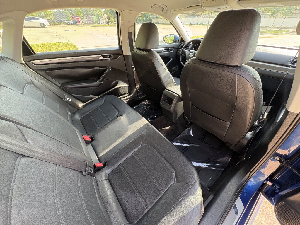 2017 Volkswagen Passat - $10,795