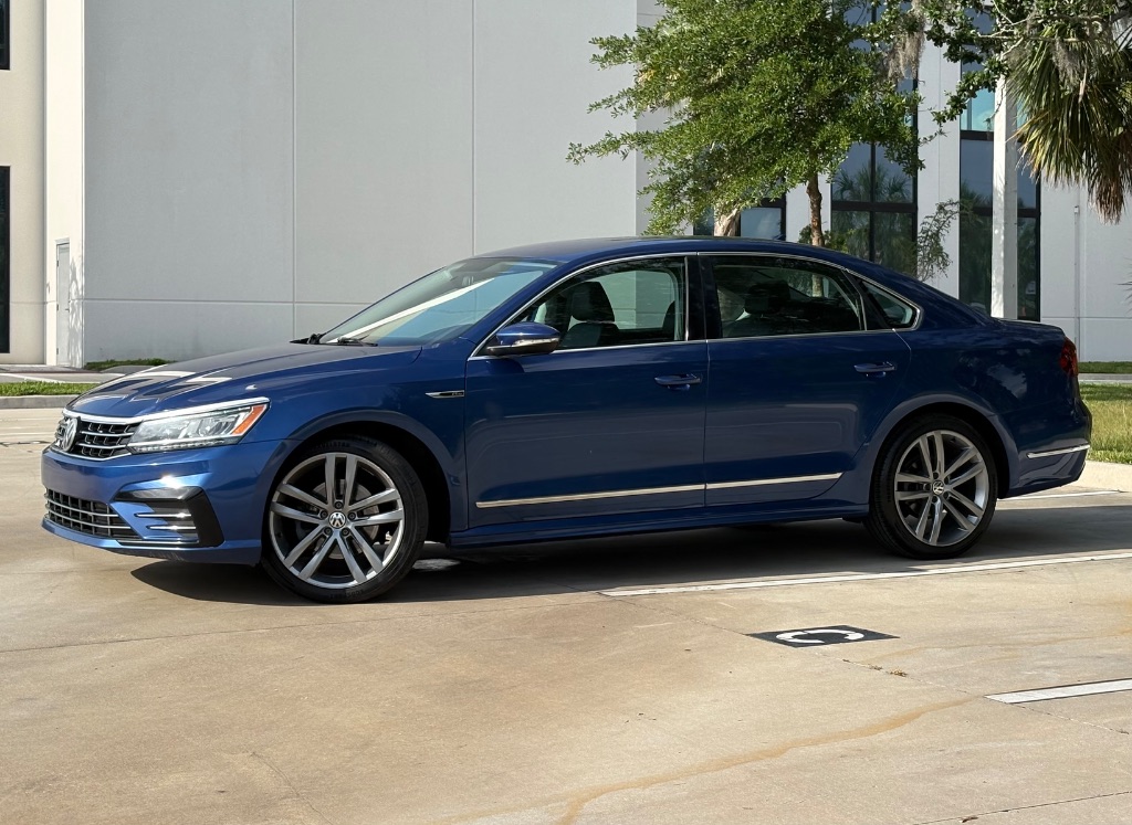 2017 Volkswagen Passat - $10,795