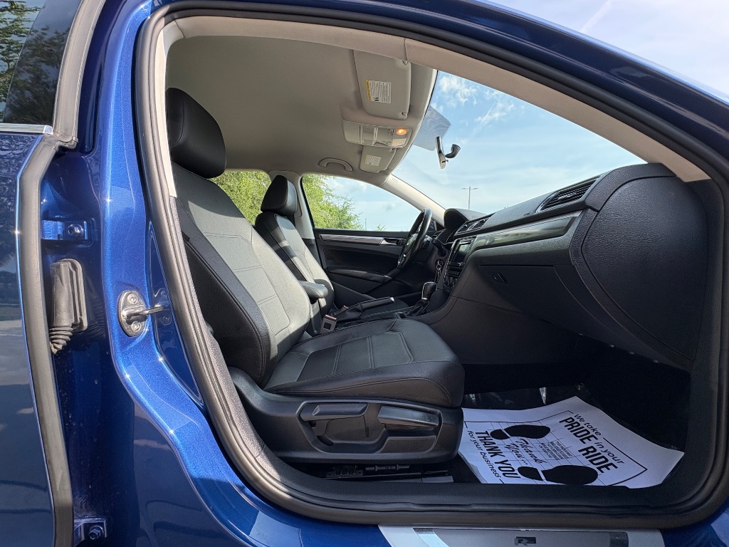 2017 Volkswagen Passat - $10,795
