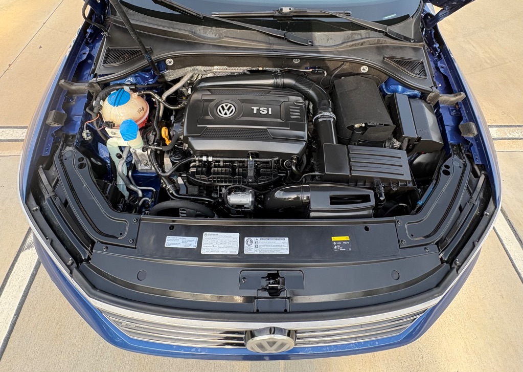 2017 Volkswagen Passat - $10,795
