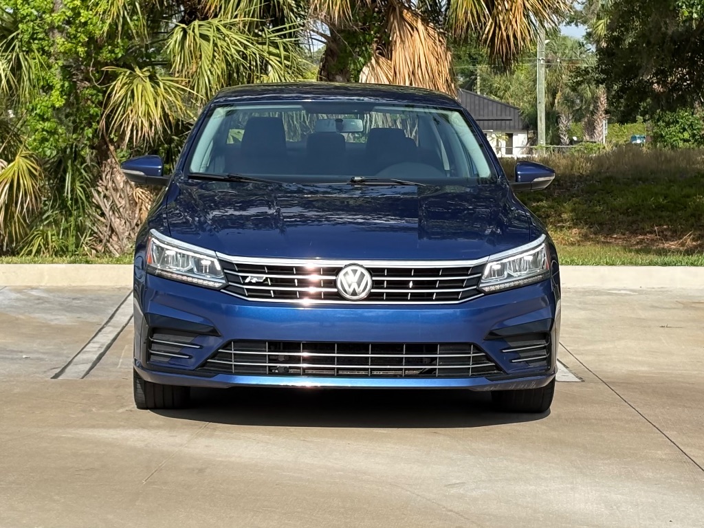 2017 Volkswagen Passat - $10,795