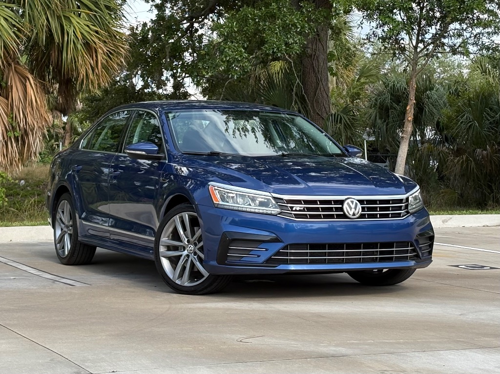 2017 Volkswagen Passat - $10,795