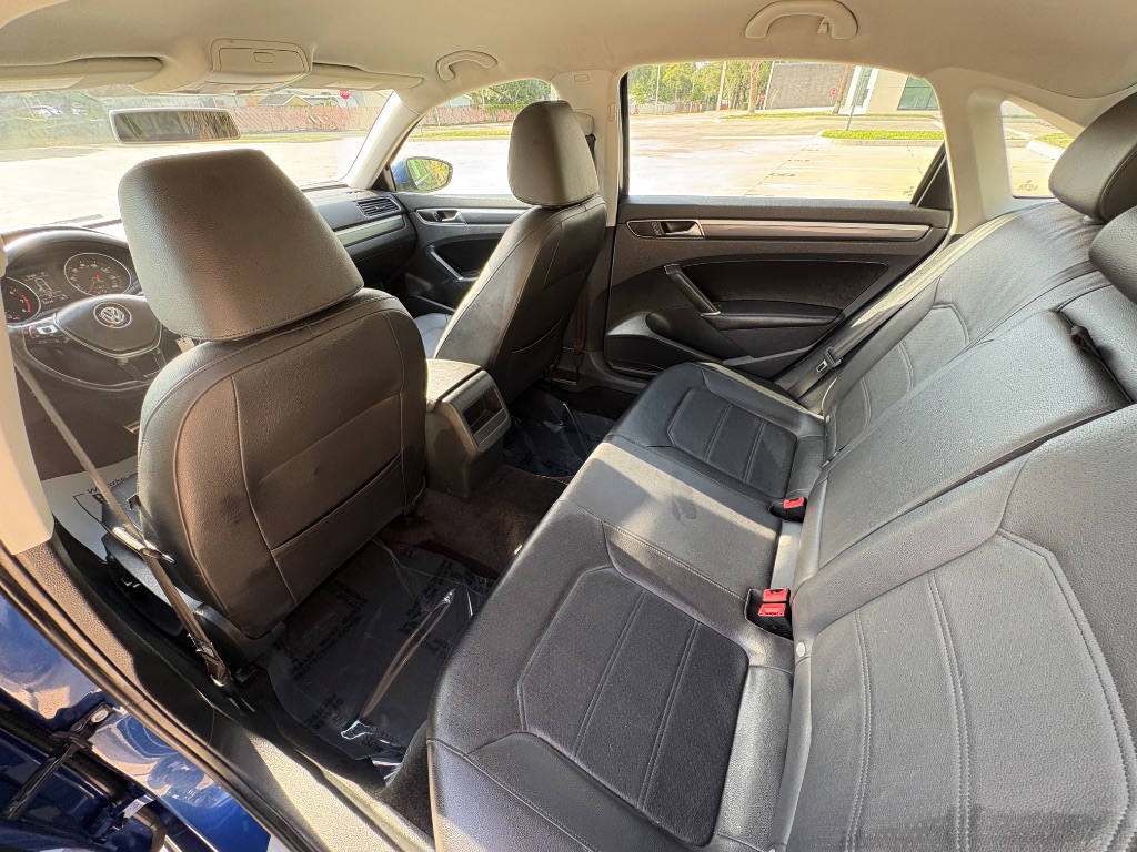 2017 Volkswagen Passat - $10,795