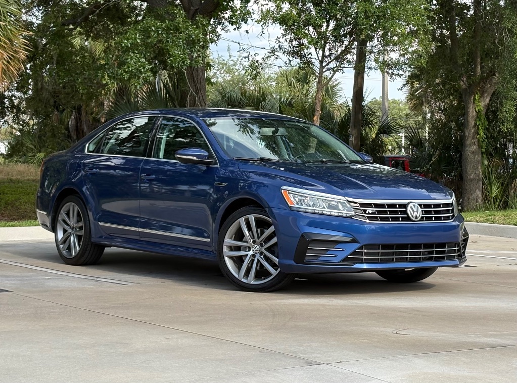 2017 Volkswagen Passat - $10,795