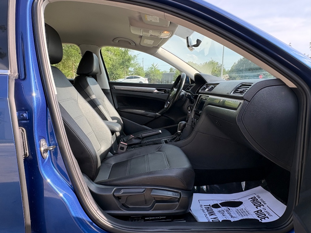 2017 Volkswagen Passat - $10,795