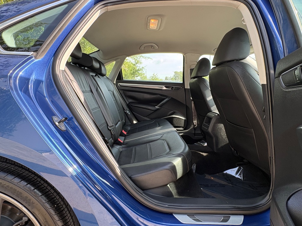2017 Volkswagen Passat - $10,795