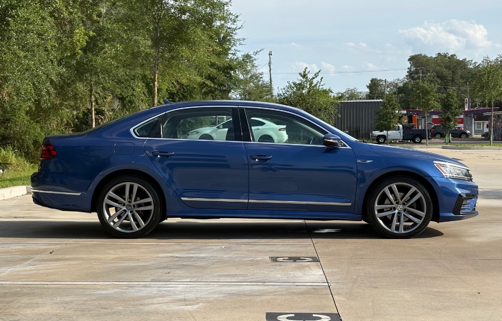 2017 Volkswagen Passat - $10,795