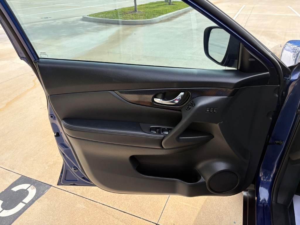 2017 Nissan Rogue - $11,895