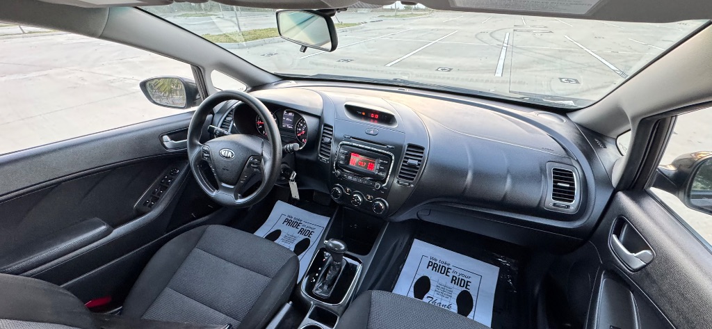 2017 Kia Forte LX photo