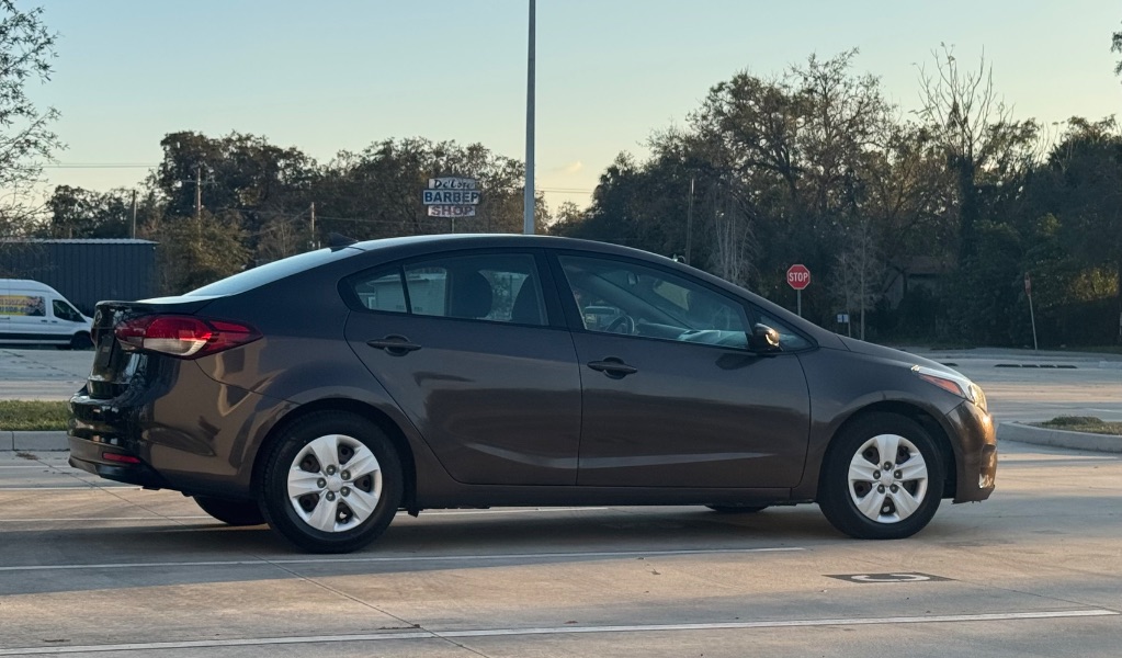 2017 Kia Forte LX photo