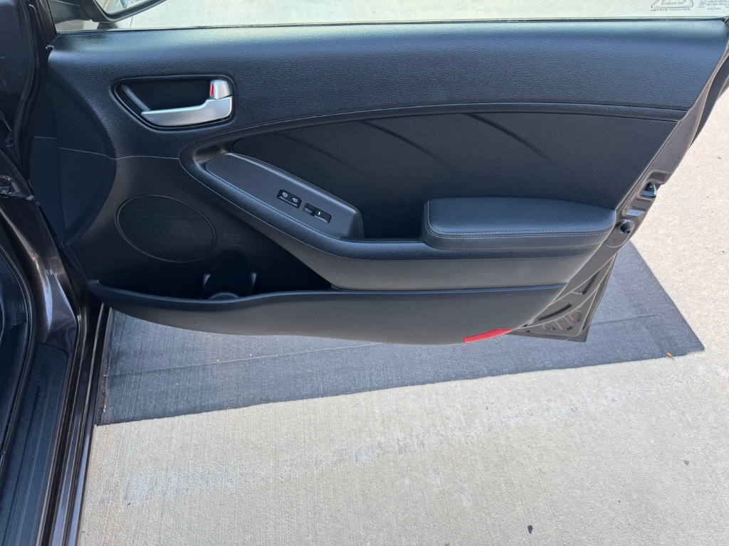 2017 Kia Forte LX photo