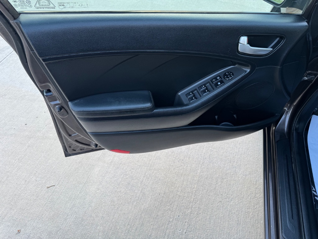 2017 Kia Forte LX photo