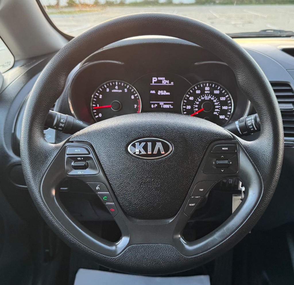 2017 Kia Forte LX photo
