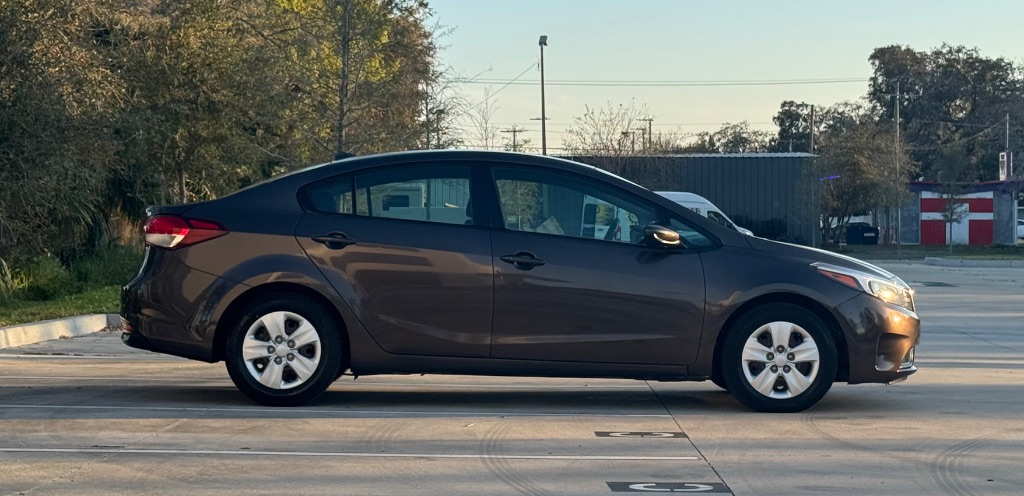 2017 Kia Forte LX photo