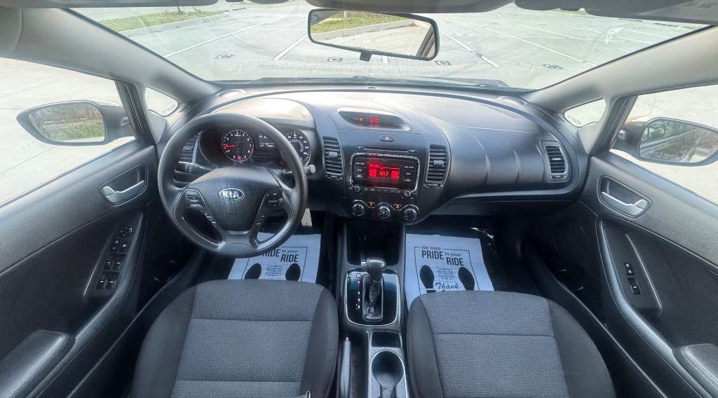 2017 Kia Forte LX photo