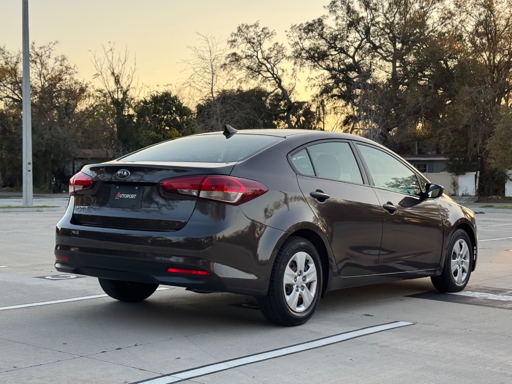 2017 Kia Forte LX photo