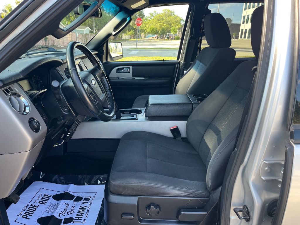 2017 Ford Expedition - $10,895