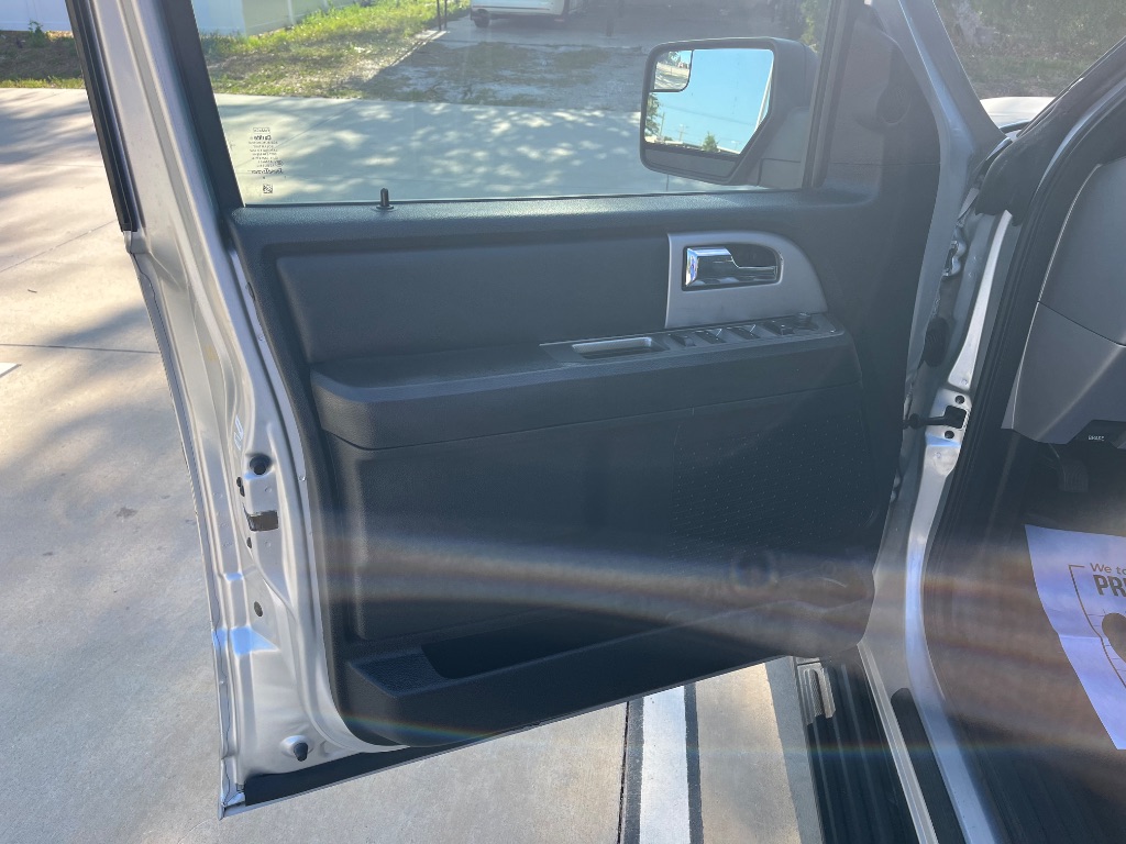 2017 Ford Expedition - $10,895