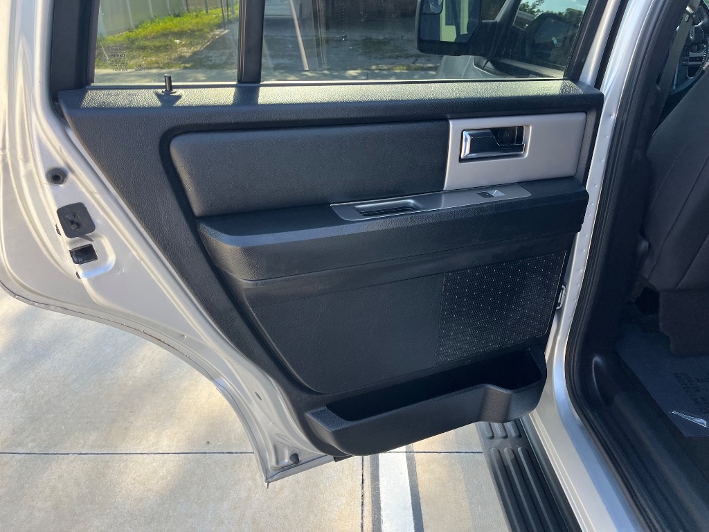 2017 Ford Expedition - $10,895