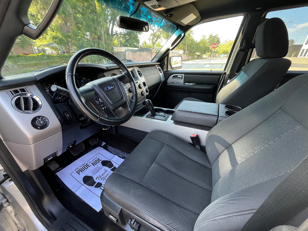 2017 Ford Expedition - $10,895