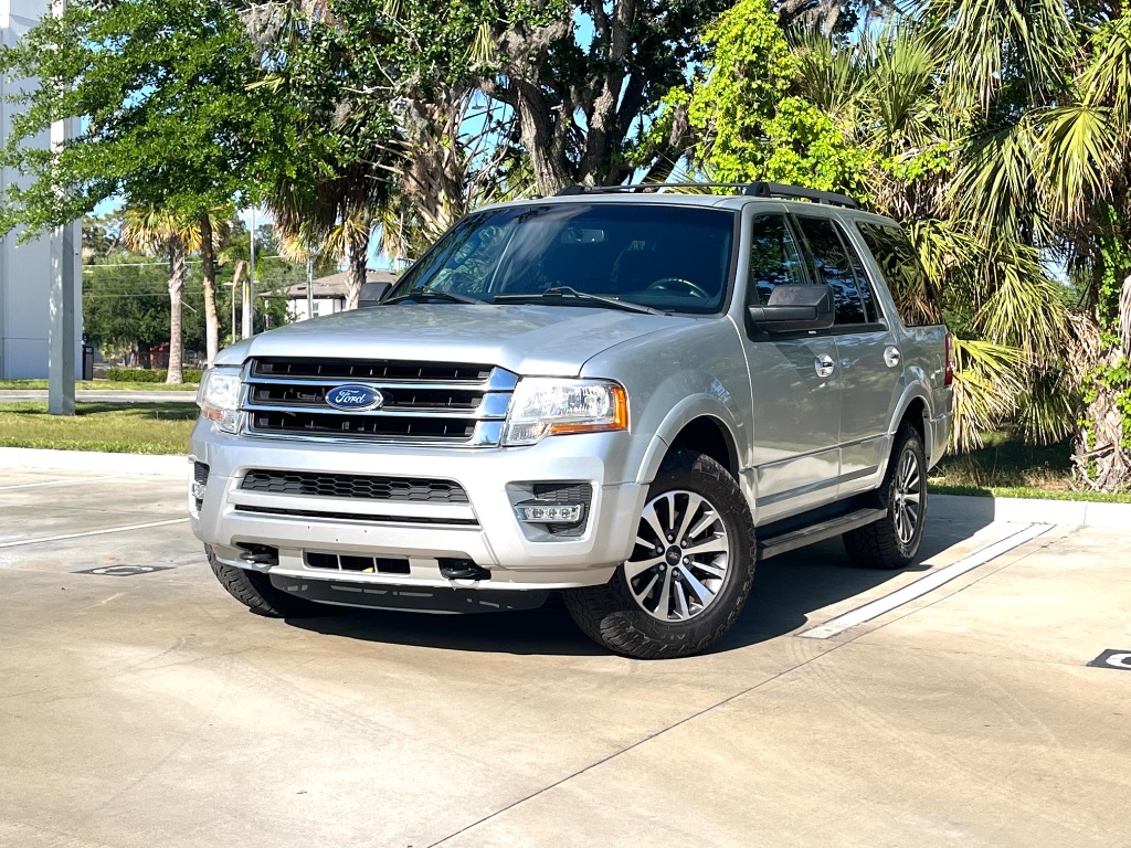 2017 Ford Expedition - $10,895