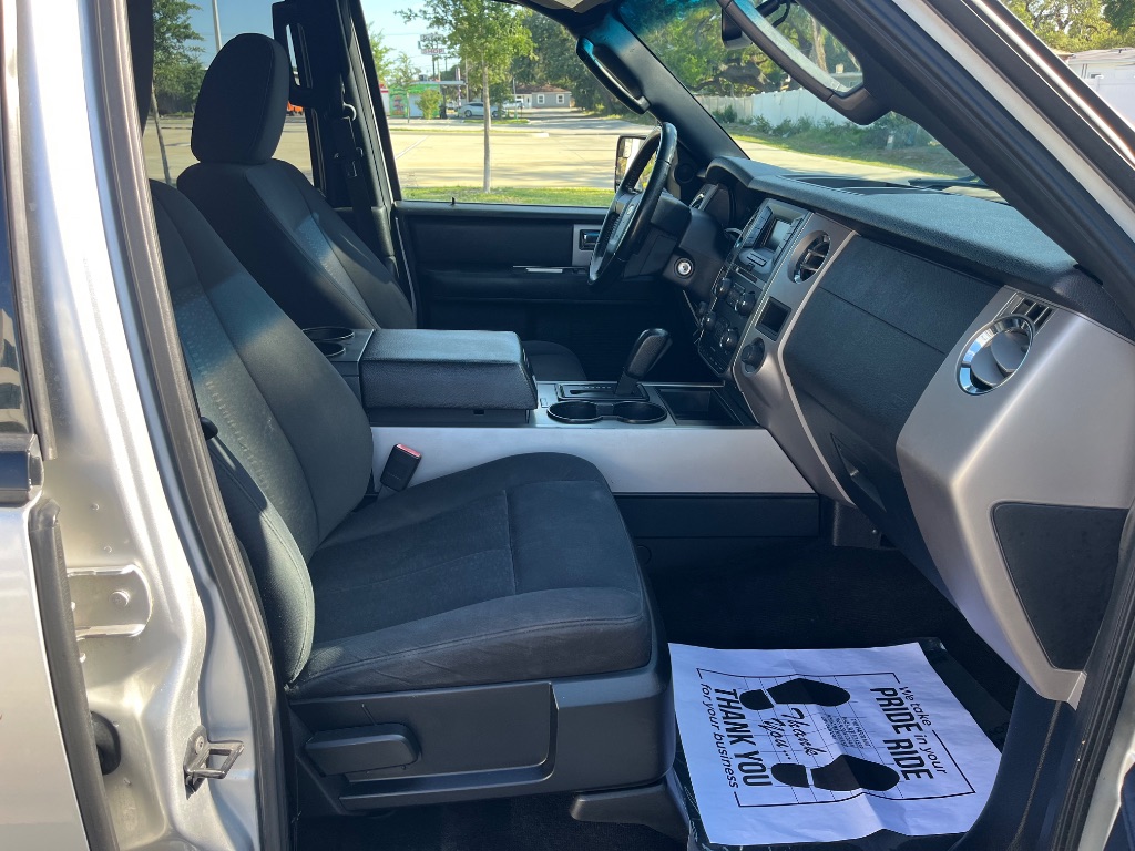 2017 Ford Expedition - $10,895