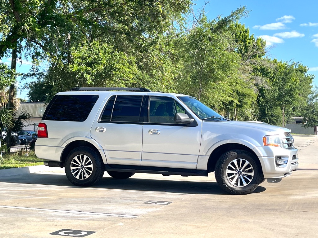 2017 Ford Expedition - $10,895