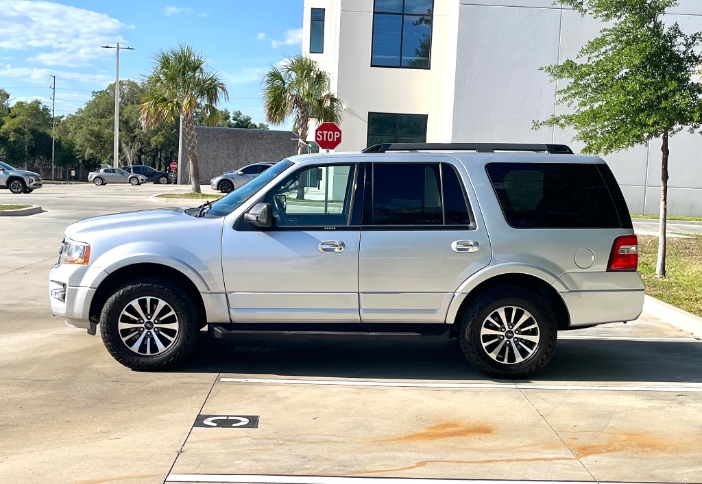 2017 Ford Expedition - $10,895