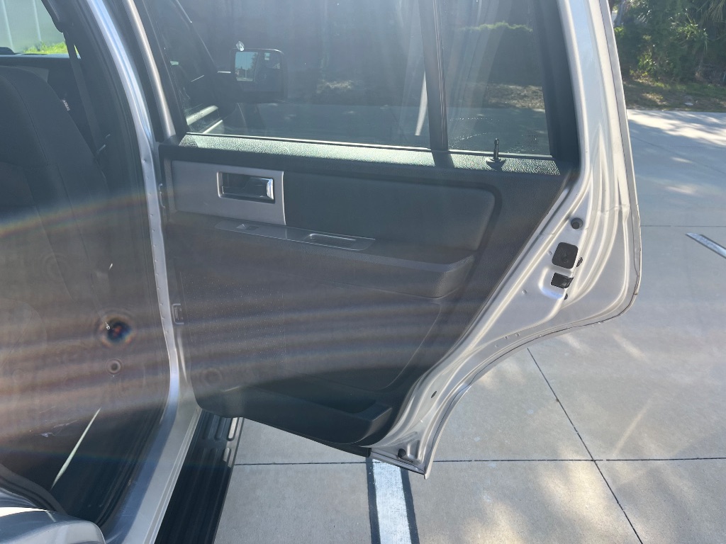 2017 Ford Expedition - $10,895