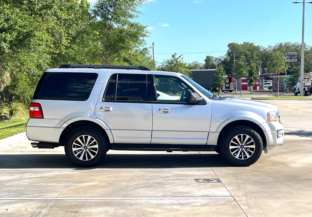 2017 Ford Expedition - $10,895