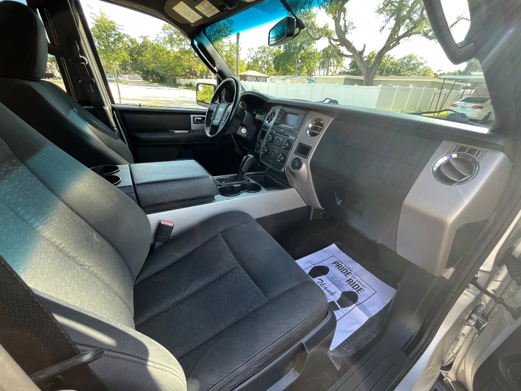 2017 Ford Expedition - $10,895