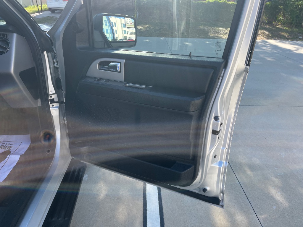 2017 Ford Expedition - $10,895