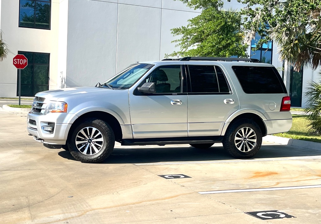 2017 Ford Expedition - $10,895
