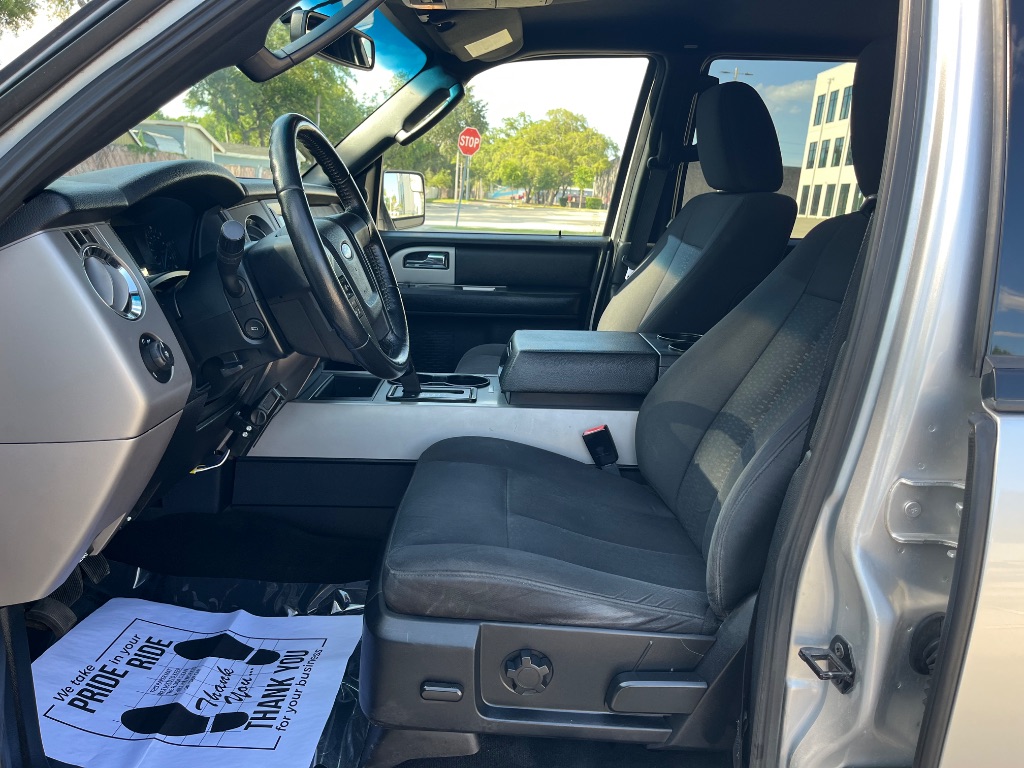 2017 Ford Expedition - $10,895