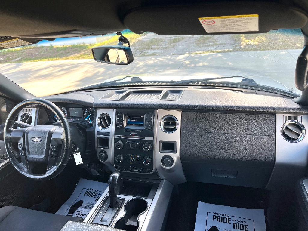 2017 Ford Expedition - $10,895